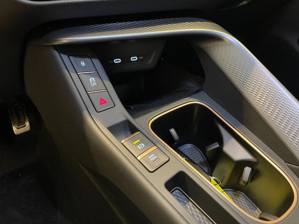 CUPRA Terramar 1.5 Hybrid DSG Pano 20 Navi Sennheiser LED - 17