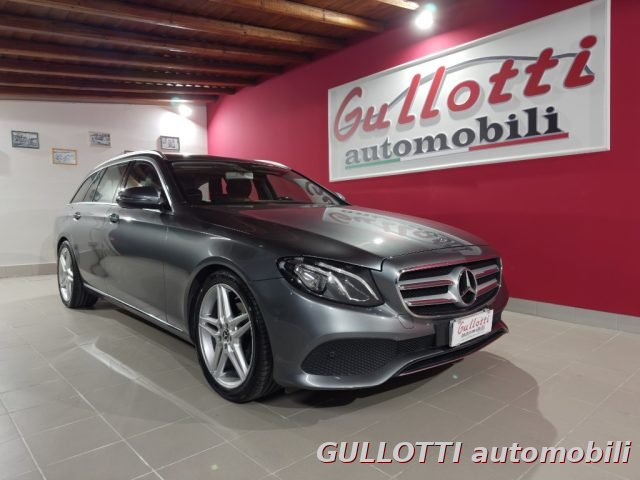 MERCEDES-BENZ E 220 Grigio scuro metallizzato