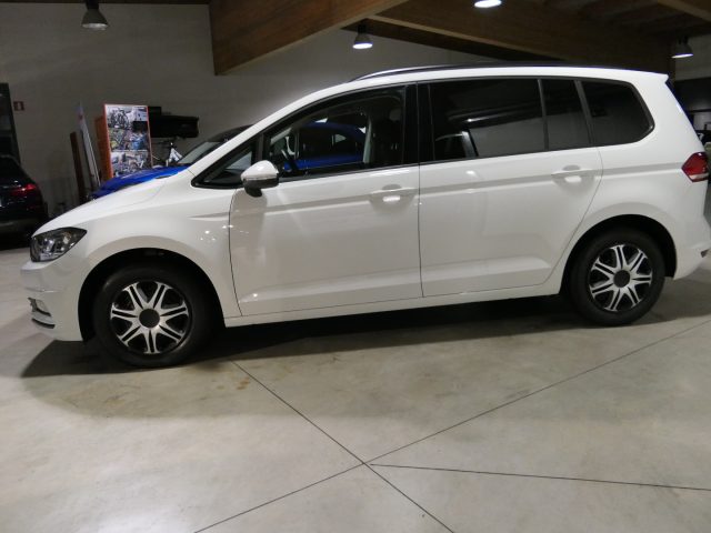 VOLKSWAGEN Touran Bianco pastello