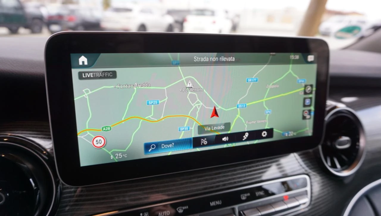 MERCEDES-BENZ V 300 d Automatic 4Matic Premium Extralong - 26