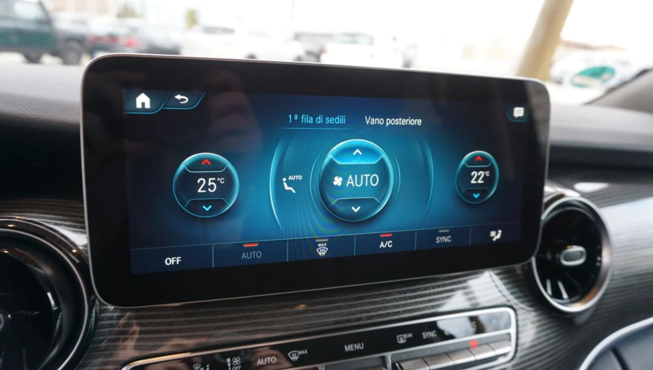 MERCEDES-BENZ V 300 d Automatic 4Matic Premium Extralong - 28