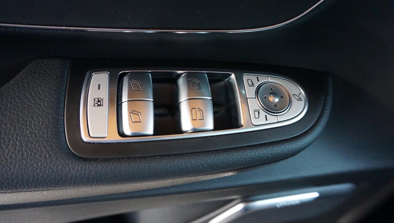 MERCEDES-BENZ V 300 d Automatic 4Matic Premium long - 18