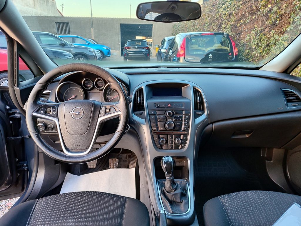 OPEL Astra 1.7 CDTI 110CV Sports Tourer Cosmo - 13