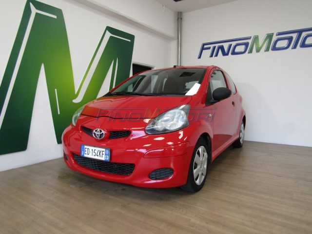 TOYOTA Aygo Rosso pastello