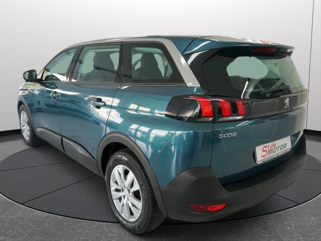 PEUGEOT 5008 23