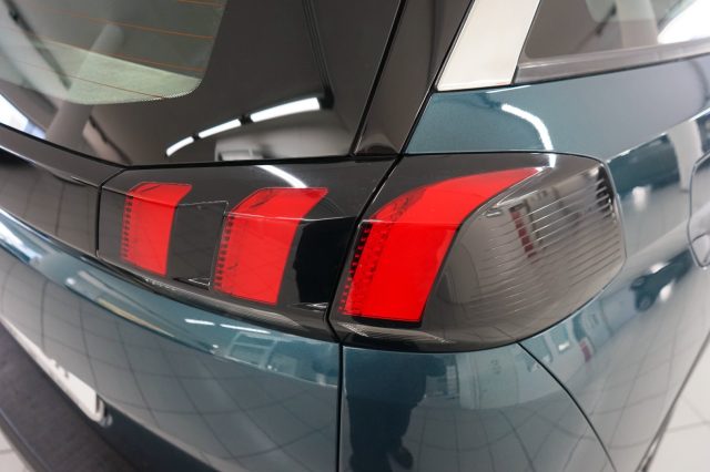 PEUGEOT 5008 30