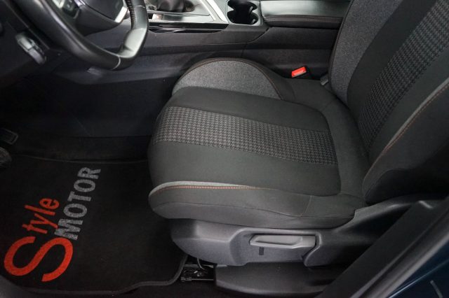 PEUGEOT 5008 32