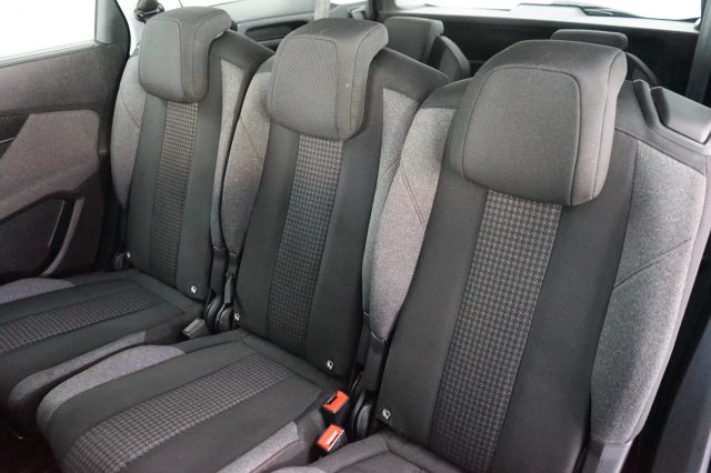 PEUGEOT 5008 34