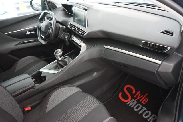 PEUGEOT 5008 36