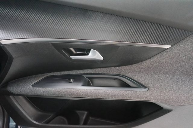 PEUGEOT 5008 38