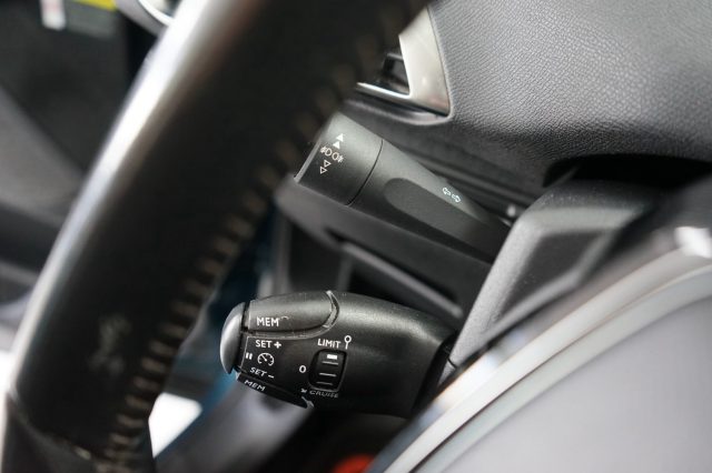 PEUGEOT 5008 45