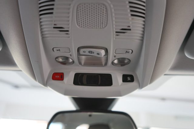 PEUGEOT 5008 46