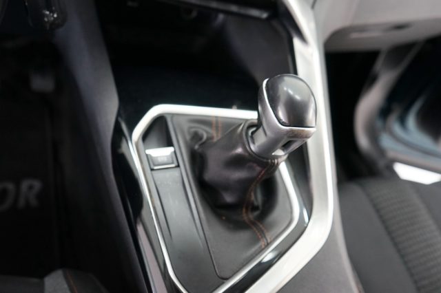 PEUGEOT 5008 47