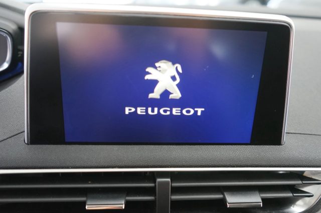 PEUGEOT 5008 48