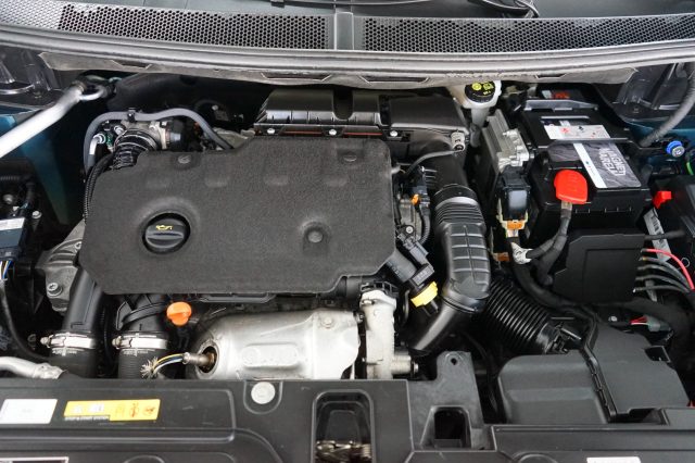 PEUGEOT 5008 57