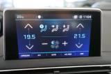 PEUGEOT 5008 13 thumb