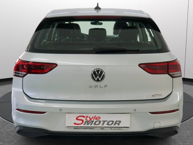 VOLKSWAGEN Golf 26