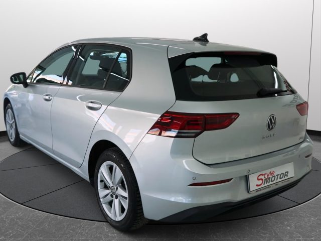 VOLKSWAGEN Golf 28