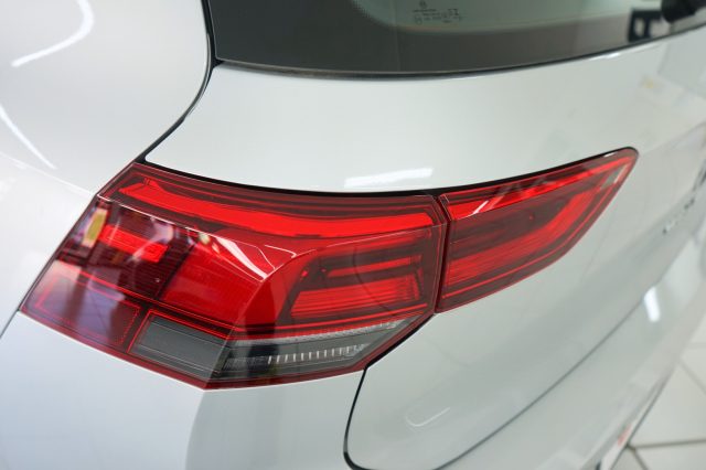 VOLKSWAGEN Golf 33