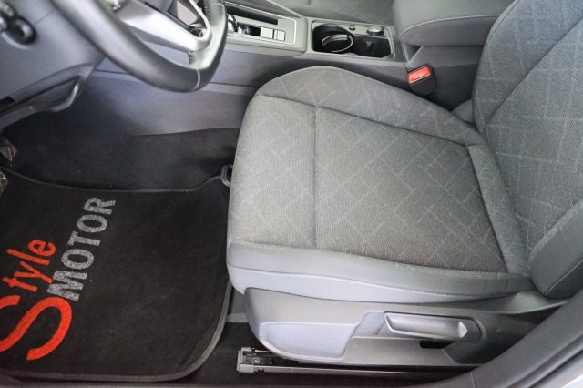 VOLKSWAGEN Golf 36