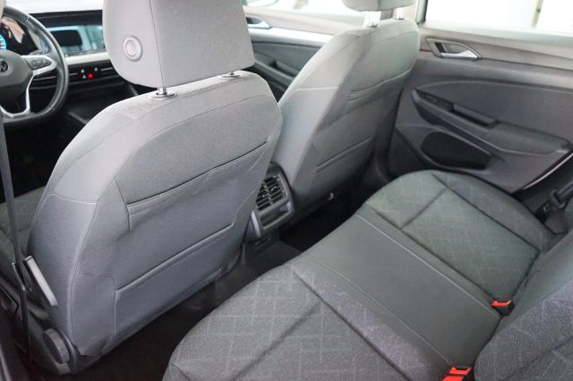 VOLKSWAGEN Golf 38
