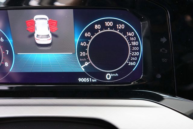 VOLKSWAGEN Golf 51