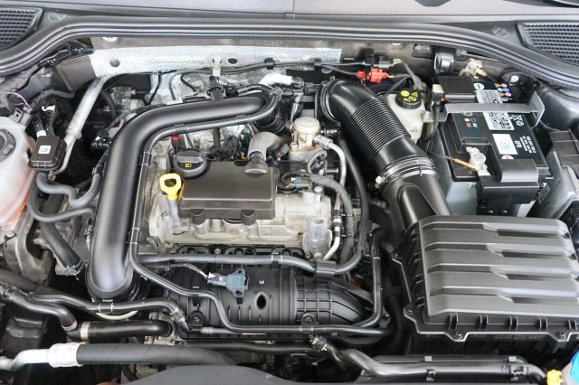 VOLKSWAGEN Golf 53