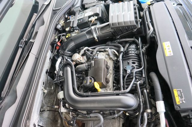 VOLKSWAGEN Golf 54