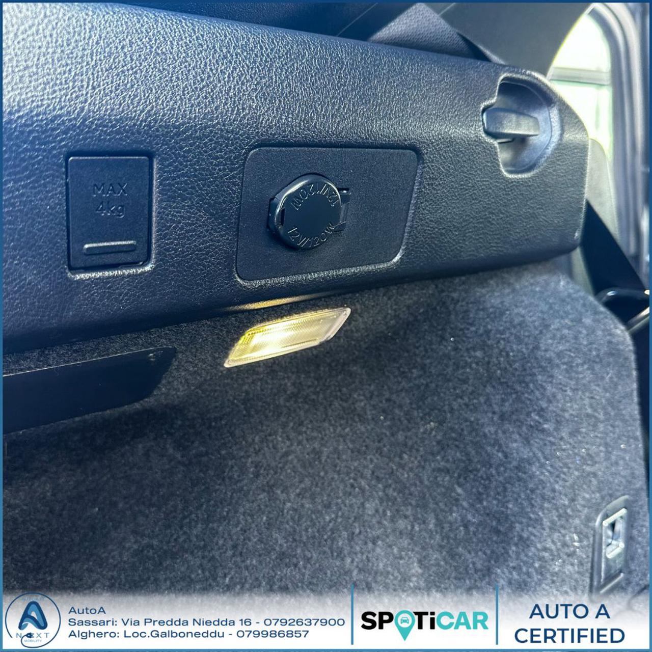 LEXUS UX 250h UX Hybrid 4WD - 11