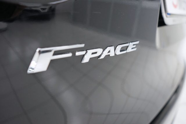 JAGUAR F-Pace 38
