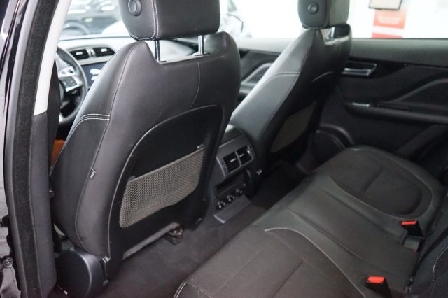 JAGUAR F-Pace 44