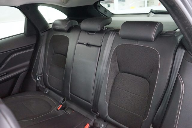 JAGUAR F-Pace 46