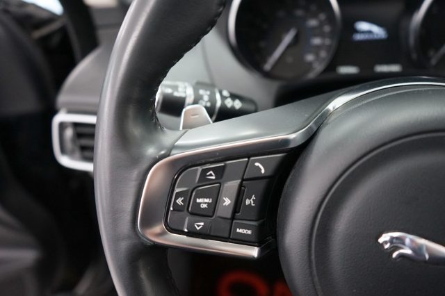 JAGUAR F-Pace 57
