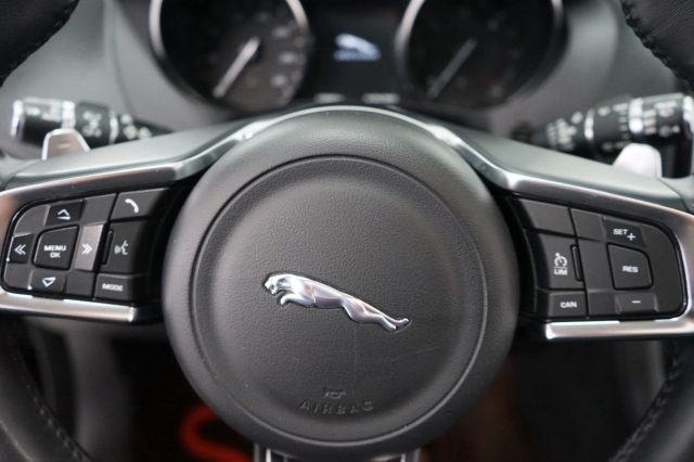 JAGUAR F-Pace 59