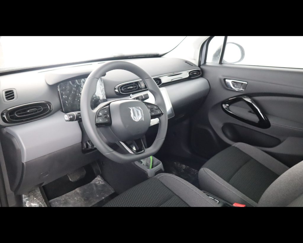 LEAPMOTOR T03 DESIGN - 17