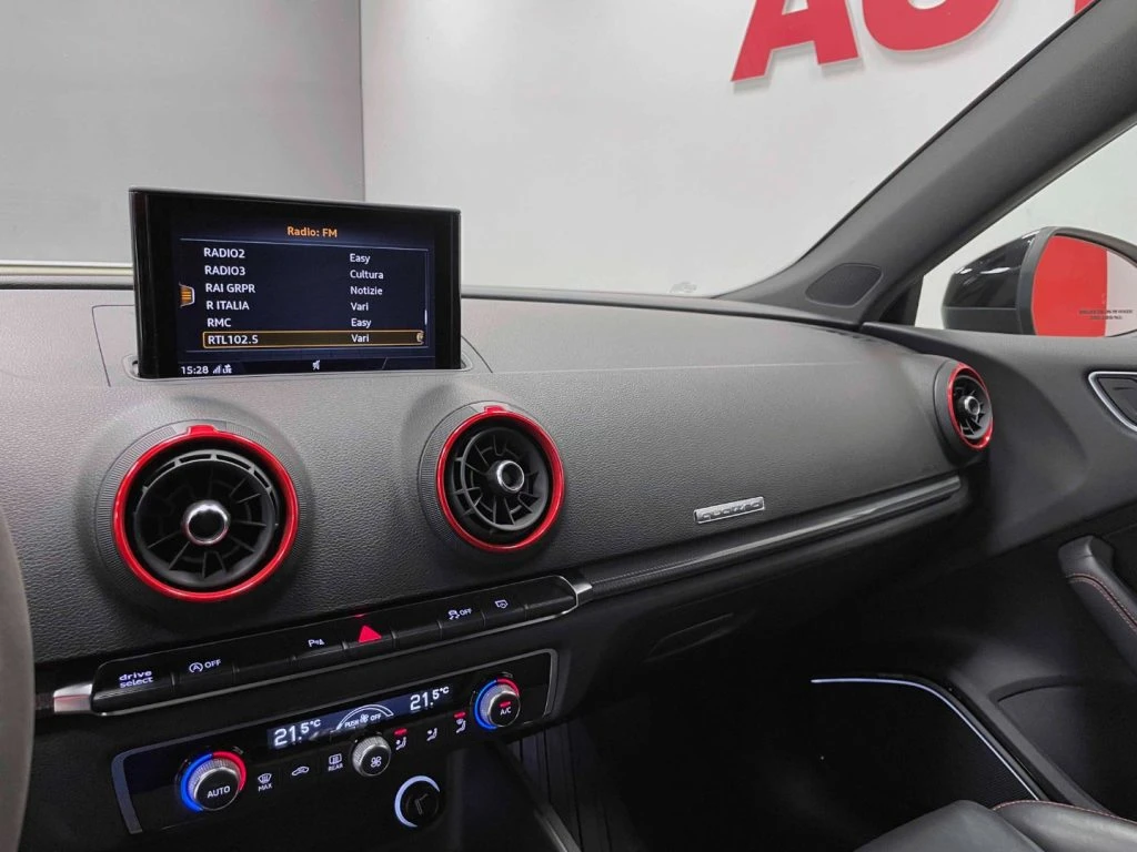 AUDI RS 3 SPORTBACK 2.5 TFSI QUATTRO S-TRONIC - 22
