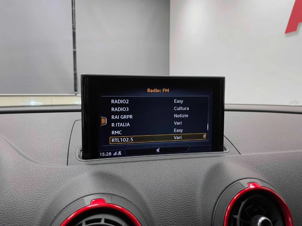 AUDI RS 3 SPORTBACK 2.5 TFSI QUATTRO S-TRONIC - 23