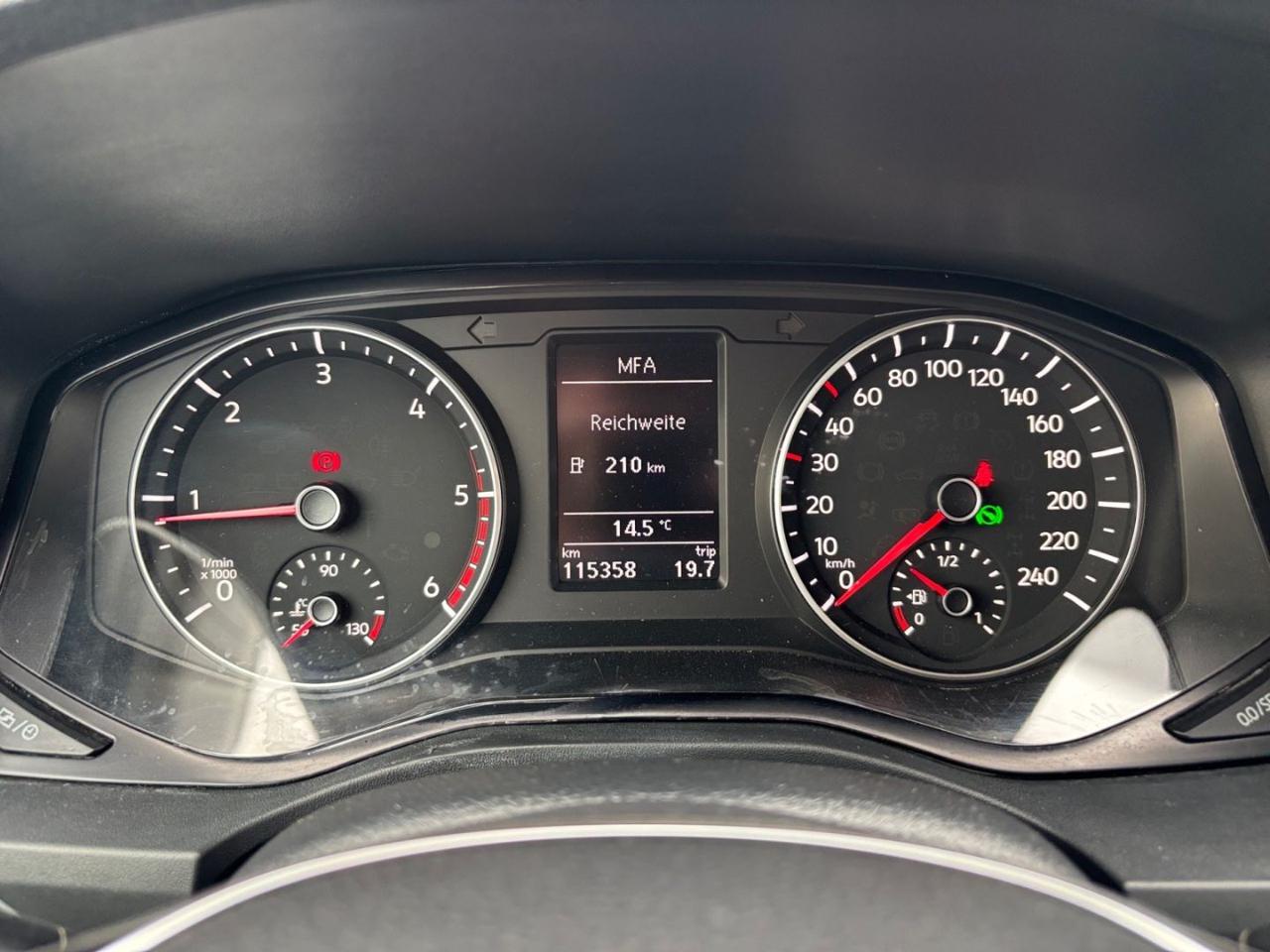 VOLKSWAGEN Amarok 3.0 V6 TDI 4MOTION BMT DC Comfortline - 11