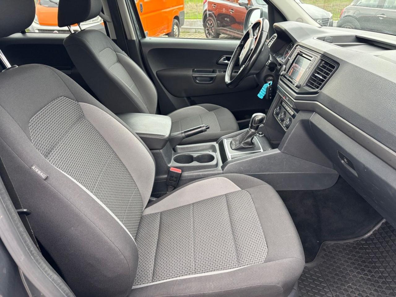 VOLKSWAGEN Amarok 3.0 V6 TDI 4MOTION BMT DC Comfortline - 9