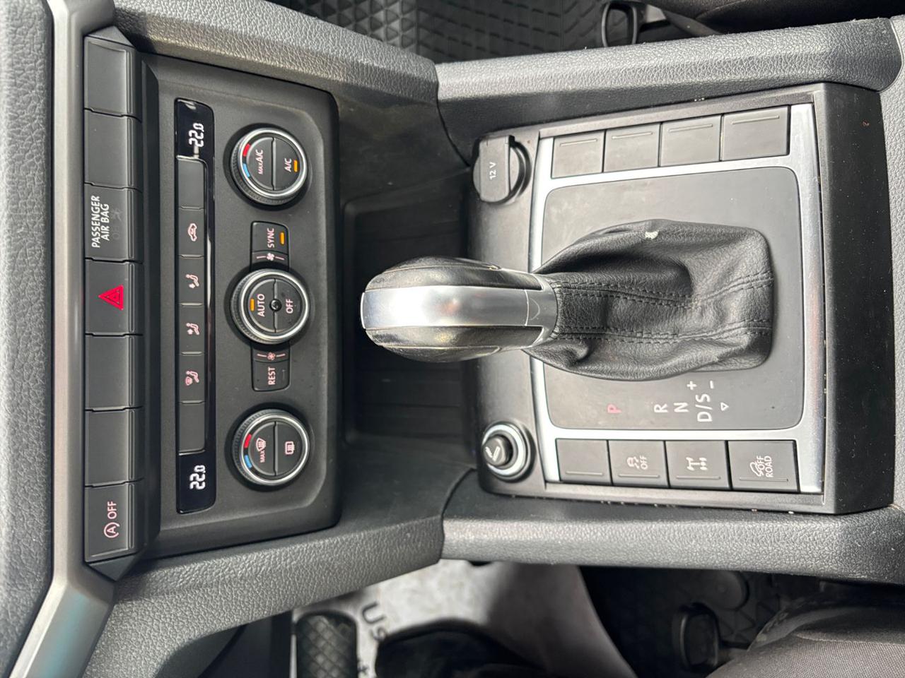 VOLKSWAGEN Amarok 3.0 V6 TDI 4MOTION BMT DC Comfortline - 6