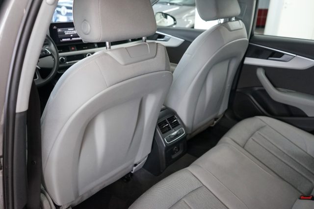 AUDI A4 33