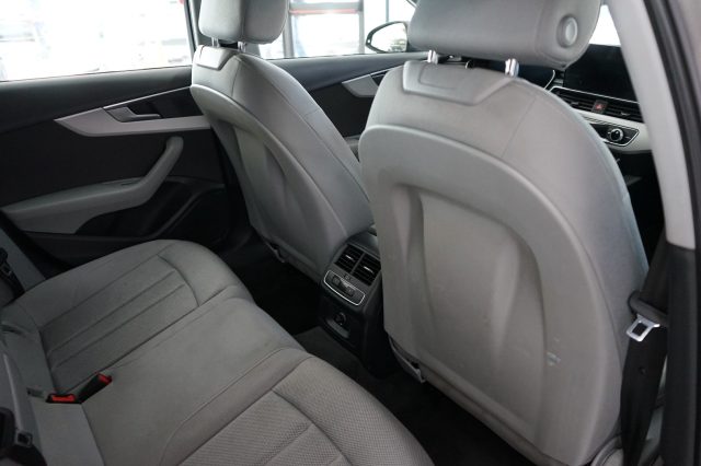 AUDI A4 37