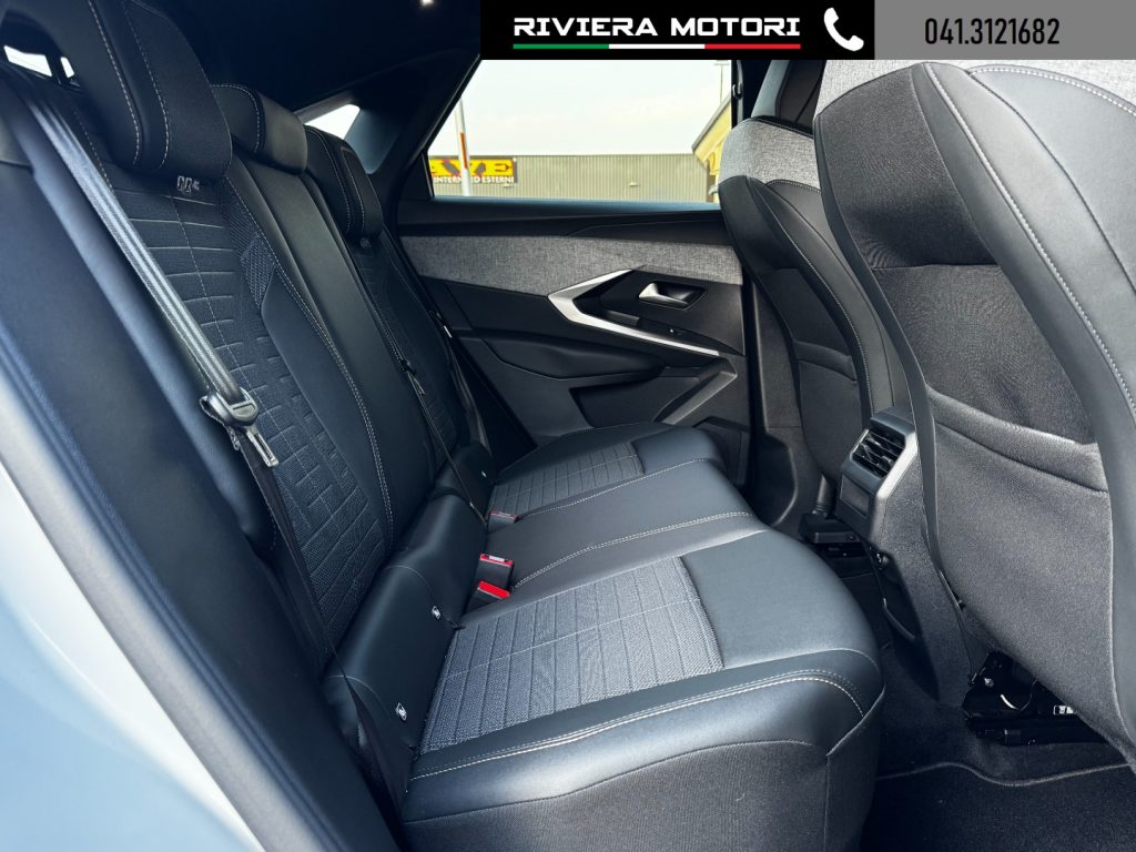 PEUGEOT 3008 Hybrid 145 e-DCS6 Allure - 10