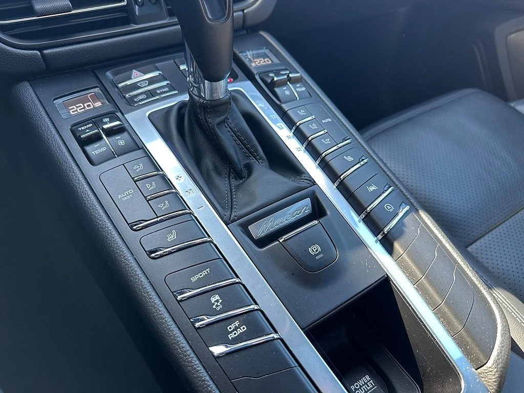 PORSCHE Macan 2.0 - 40