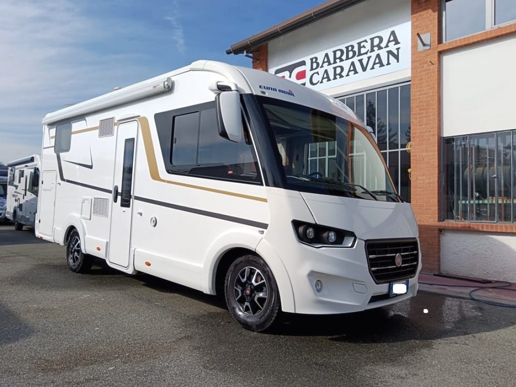Integra Line 695QB motorhome letto nautico
