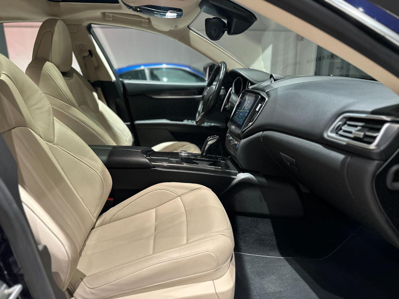 MASERATI Ghibli V6 Diesel 250cv GranSport (Tetto/APP/Navi/Led) - 23