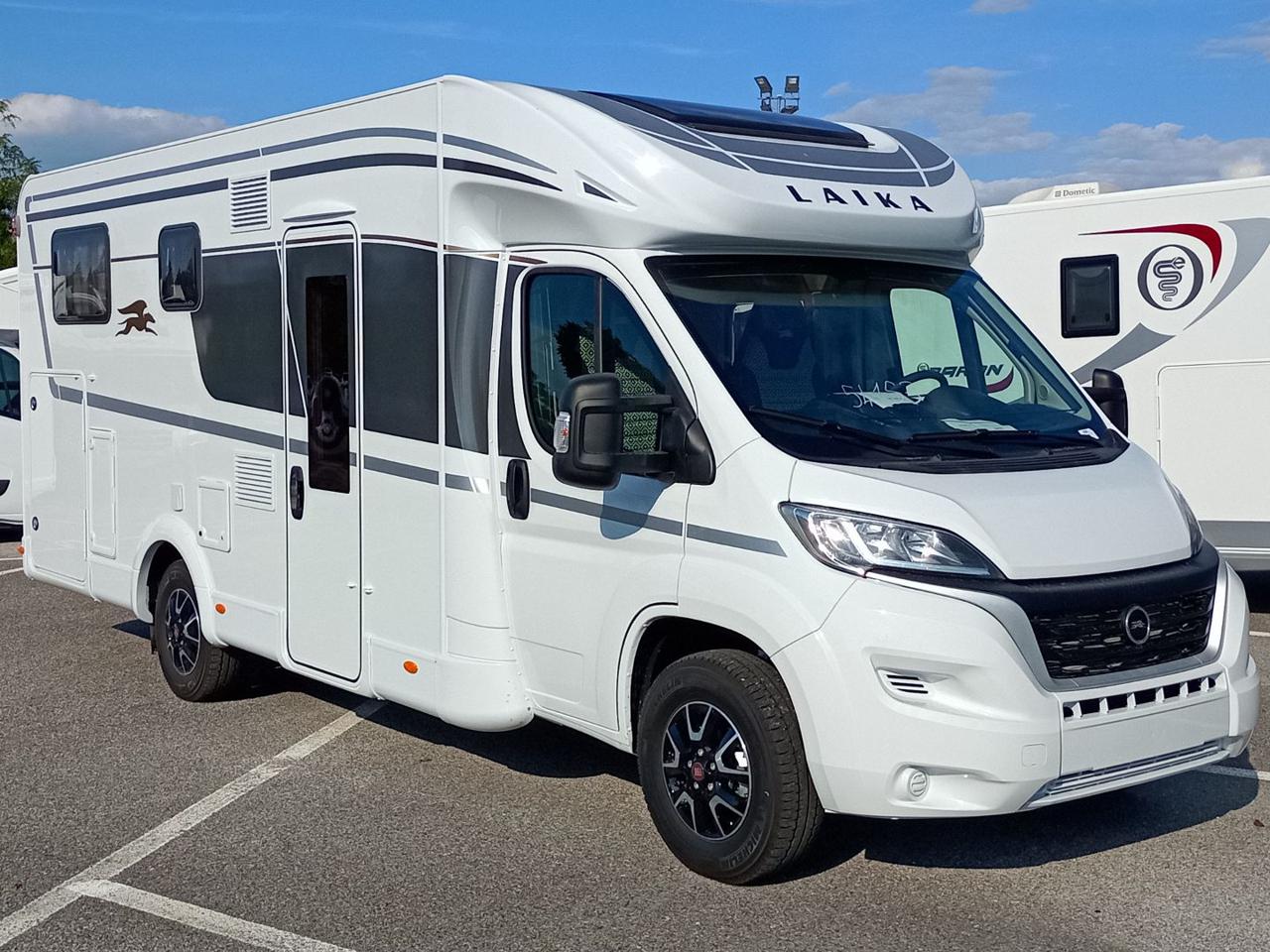 Camper semintegrale, Laika