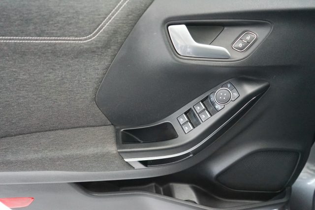 FORD Puma 33