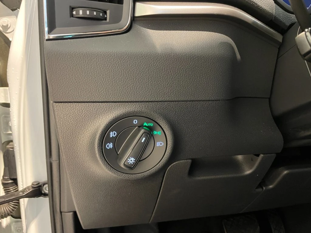 SKODA Karoq 2.0 TDI 4x4 DSG Ambition LED ACC Camera Navi - 10