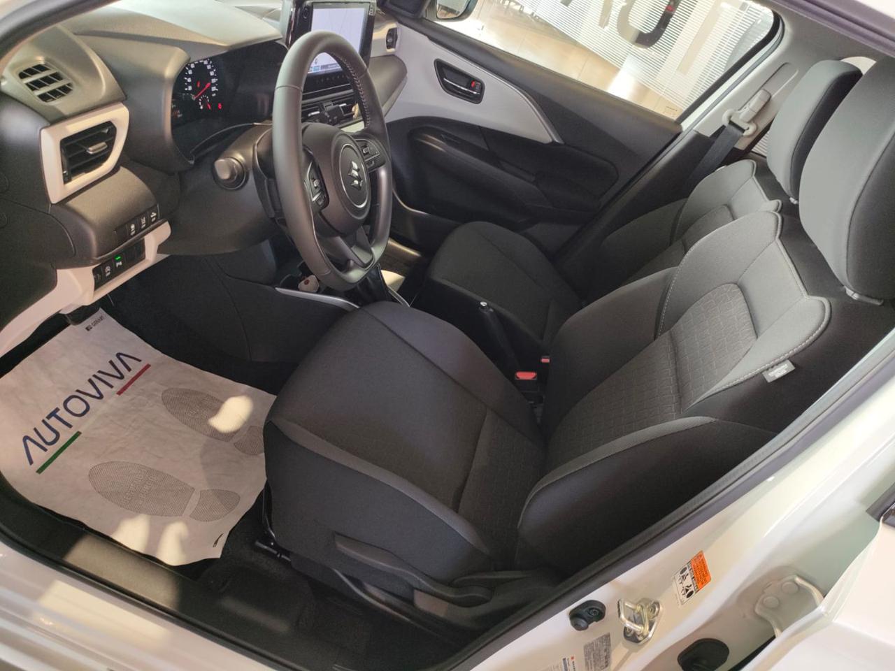 SUZUKI Swift 1.2 Hybrid CVT Top - 10